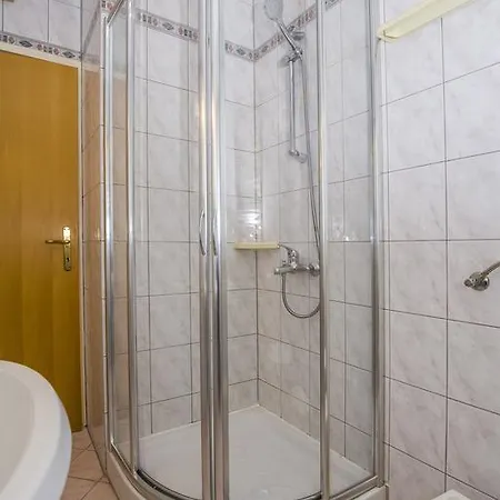 Paoletti 6 *